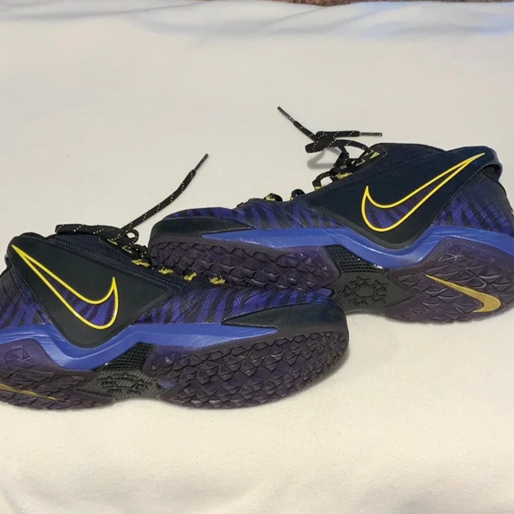 LSU Men’s Basketball Shoes Size 9.5 - Picture 9 of 9